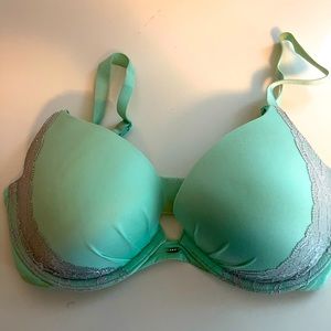Victoria Secret bra. Size 32DD
